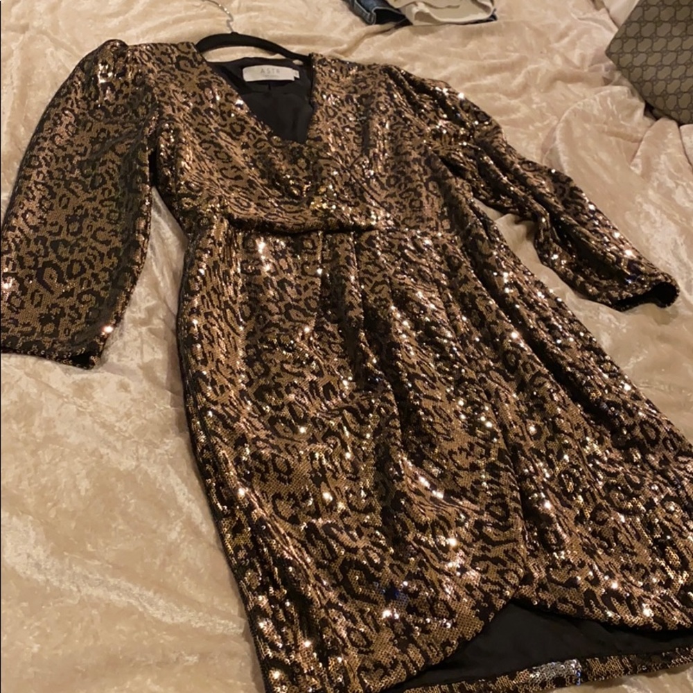 Dress - Picture 2 of 5